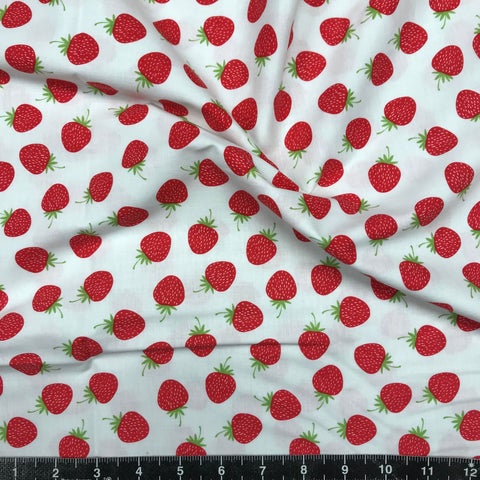 0.75m Bolt End - Riley Blake: Butterflies & Berries - White Butterflies Strawberries