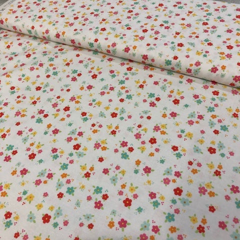 0.85m Bolt End Riley Blake: Bloom Where You’re Planted - White